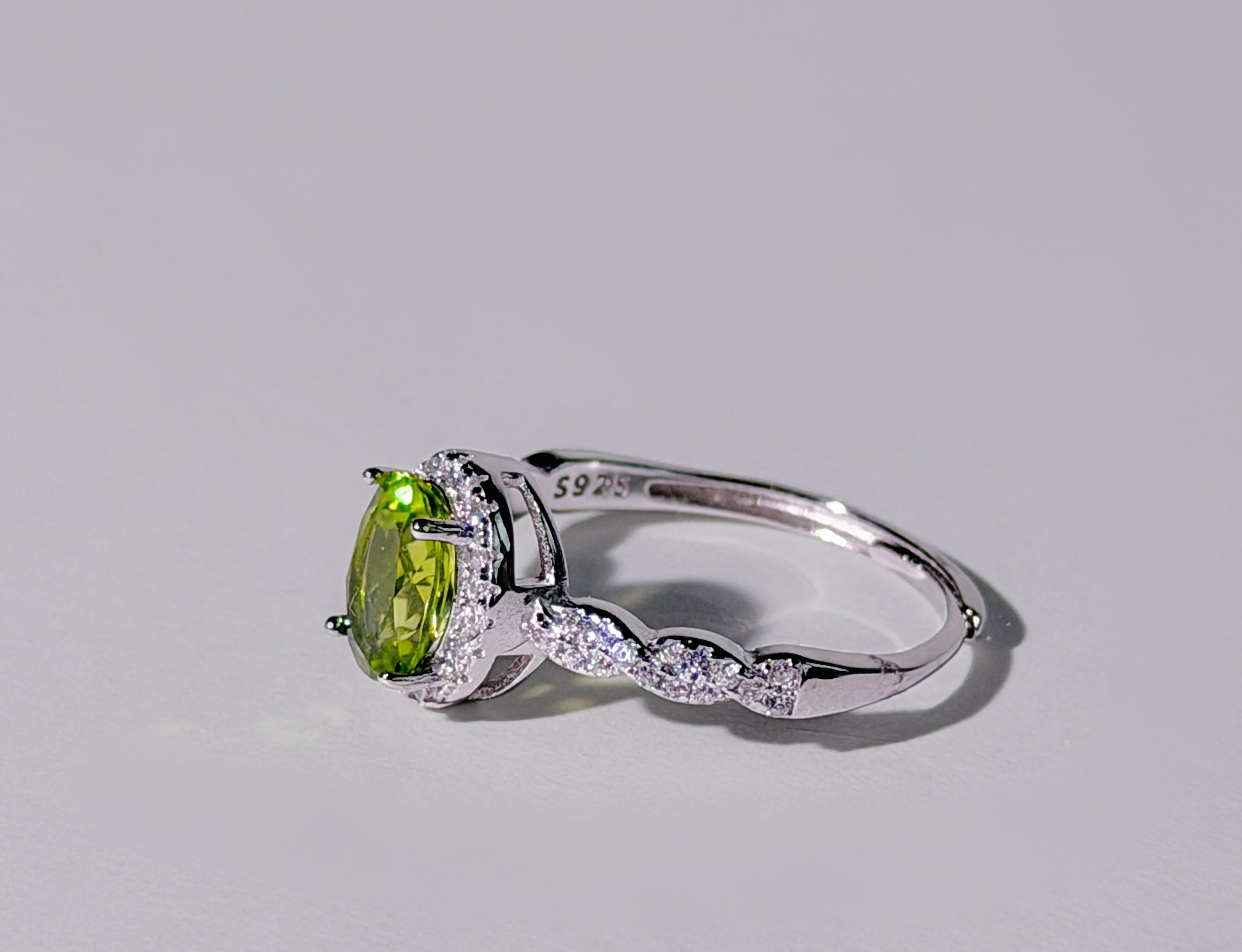 Peridot Luminance Ring