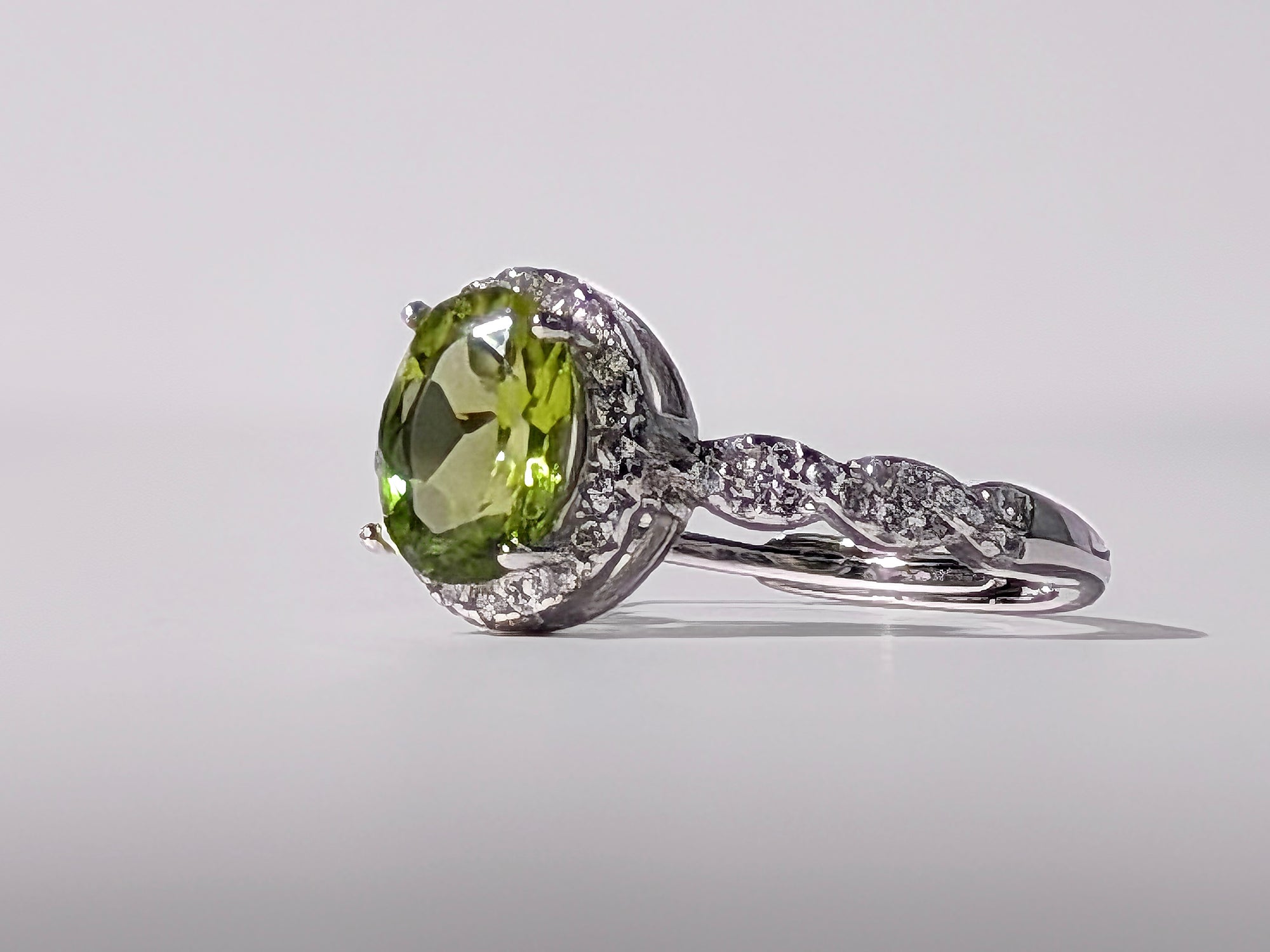 Peridot Luminance Ring